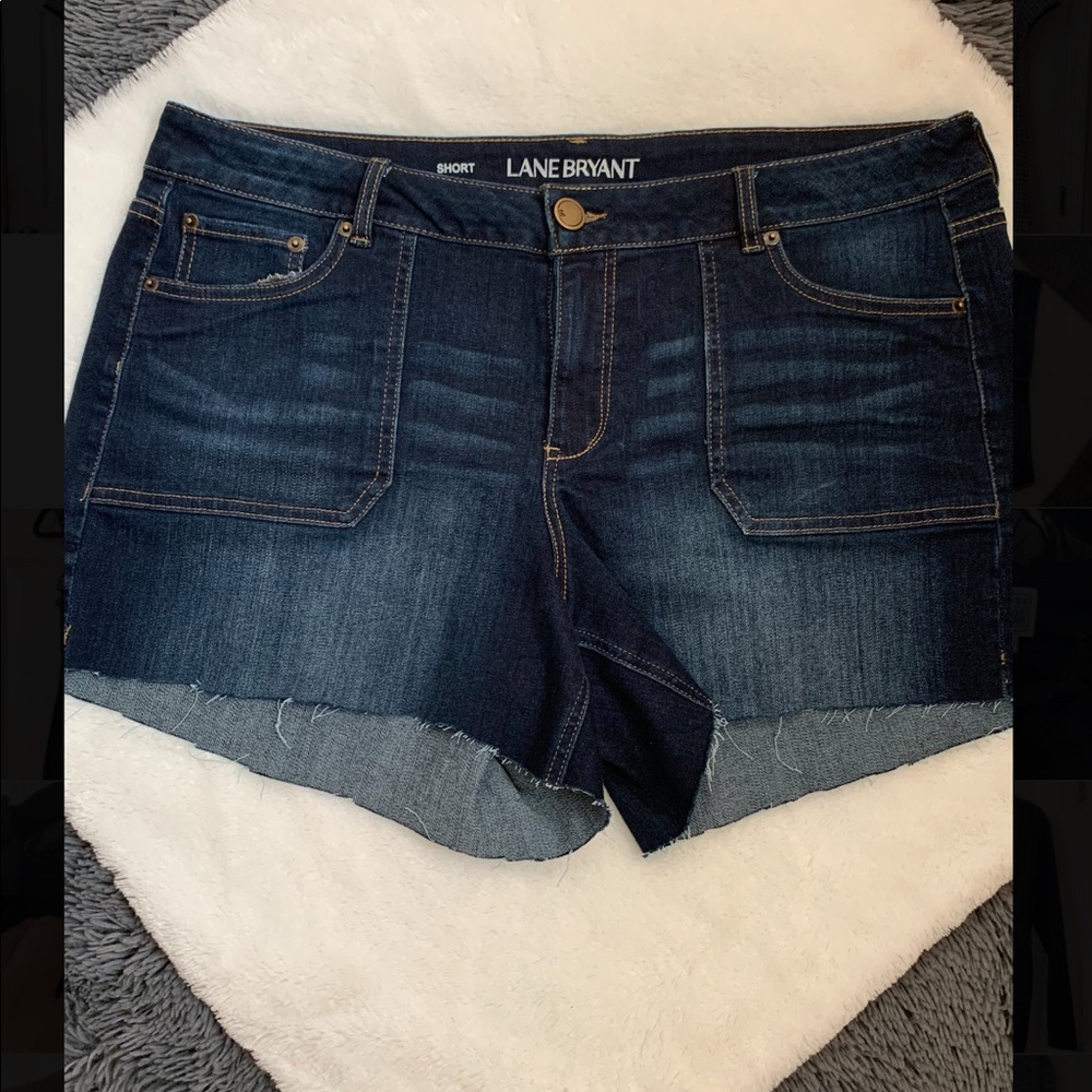 Lane Bryant women’s plus size dark wash shorts (B)